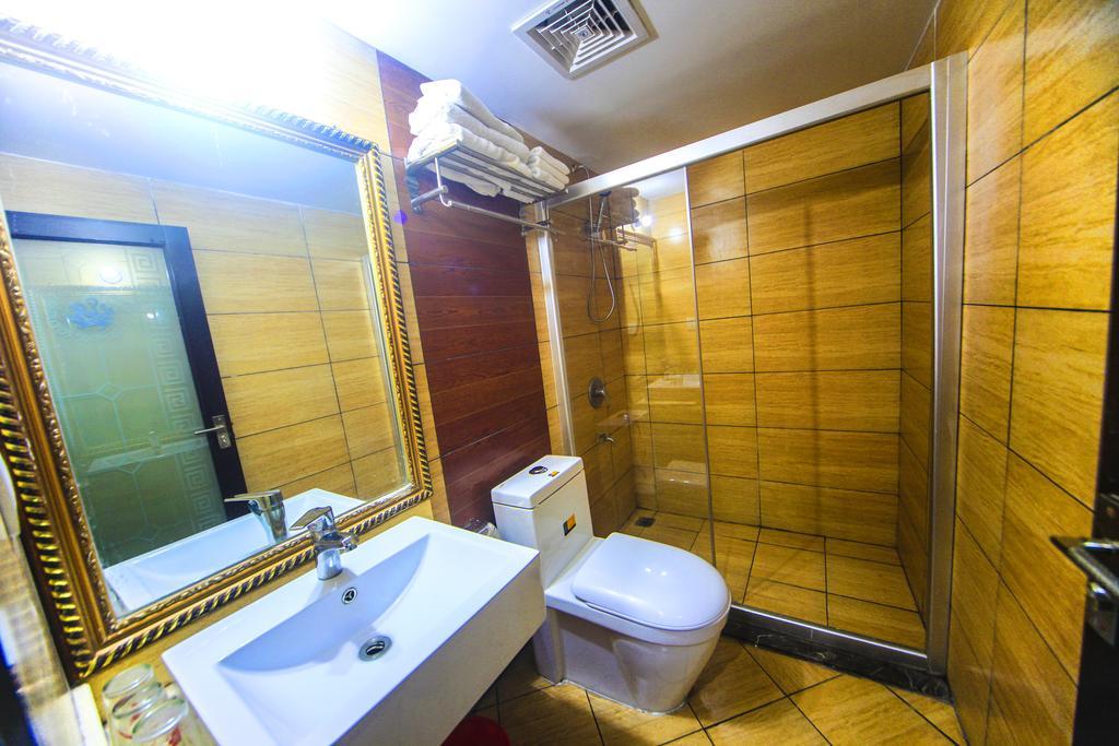 Fawlty Towers Hotel Yangshuo Extérieur photo