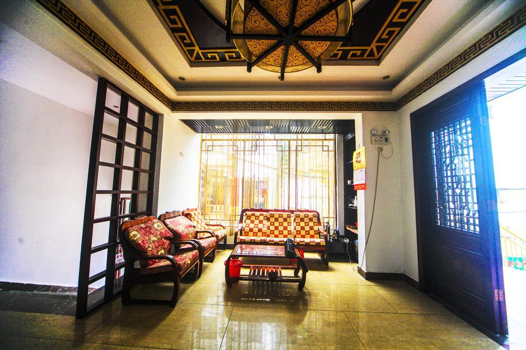 Fawlty Towers Hotel Yangshuo Extérieur photo