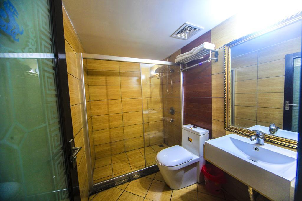 Fawlty Towers Hotel Yangshuo Chambre photo