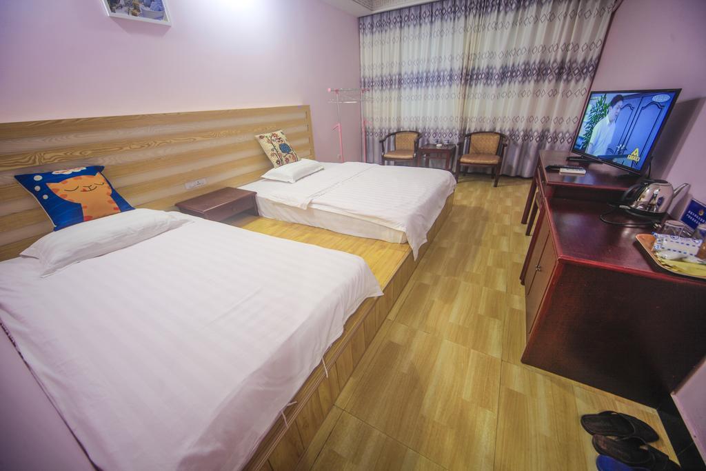 Fawlty Towers Hotel Yangshuo Chambre photo